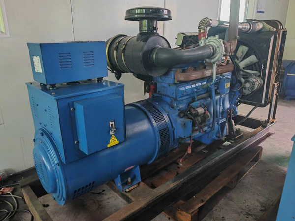 成都100kW柴油发电机组使用多级机油有哪些优缺点？